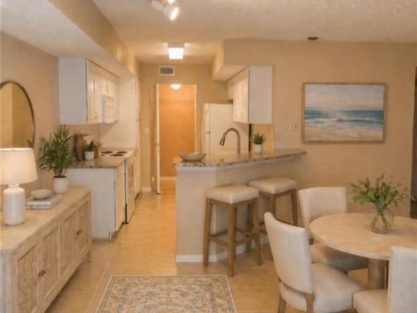 13621 Eagle Ridge DR, Unit 1518, FORT MYERS, FL 33912