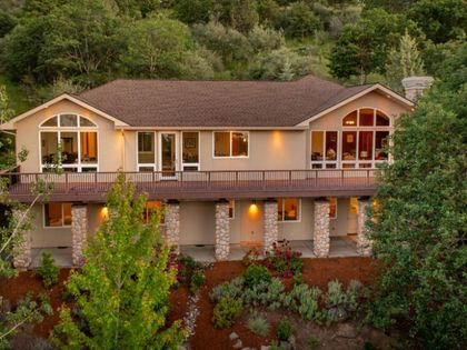 6586 Coopers Hawk Road Klamath Falls, OR 97601