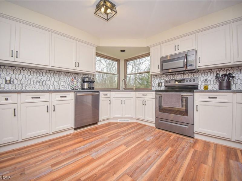 18086 Winchester Court, Strongsville, OH 44136 Photo 10