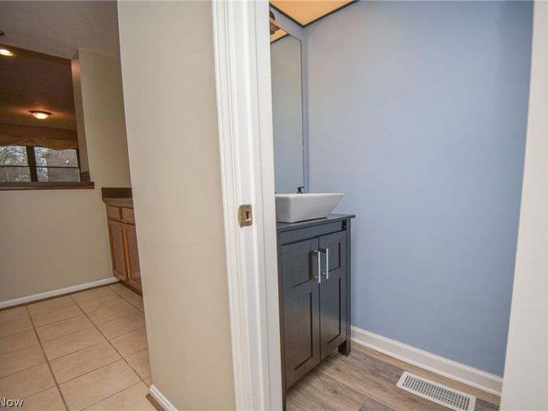 18086 Winchester Court, Strongsville, OH 44136 Photo 18