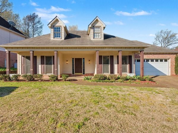 8726 MEADOW GREEN DR, Memphis, TN 38016