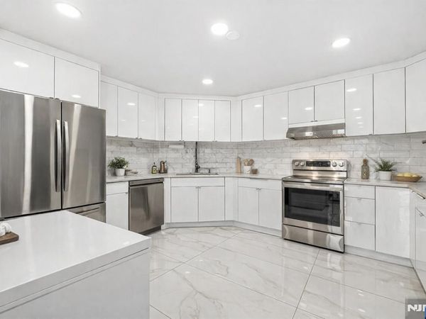 427 Harmon Cove Tower 427, Unit 427, SECAUCUS, NJ 07094