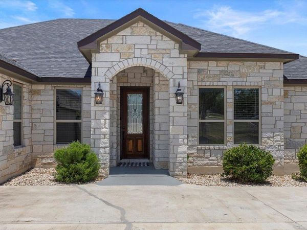127 Medlar DR, Cedar Creek, TX 78612