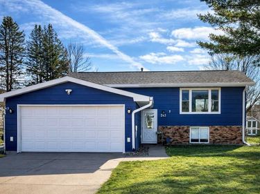 243 Edgeview Drive, Rollingstone, MN 55969