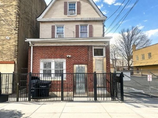 19 Stuyvesant Ave, Newark, NJ 07106