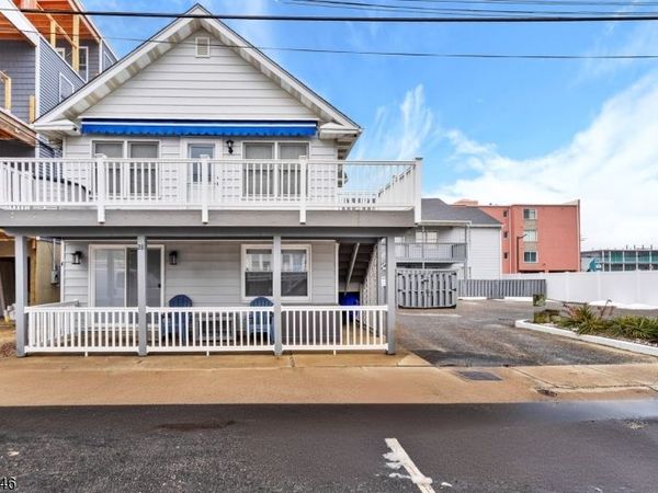 28 Hancock Ave, Seaside Heights, NJ 08751