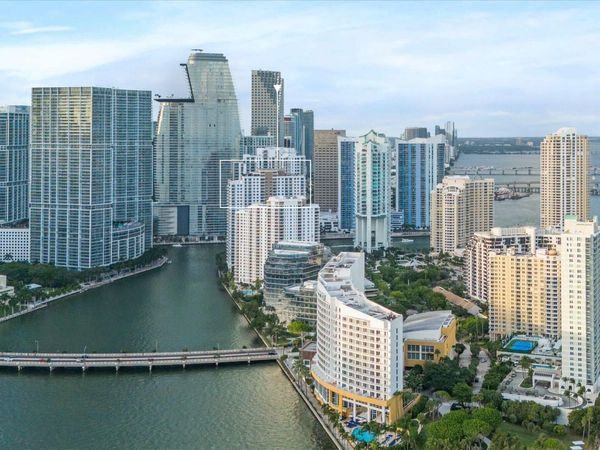 801 Brickell Key Boulevard, Unit 2805, Miami, FL 33131