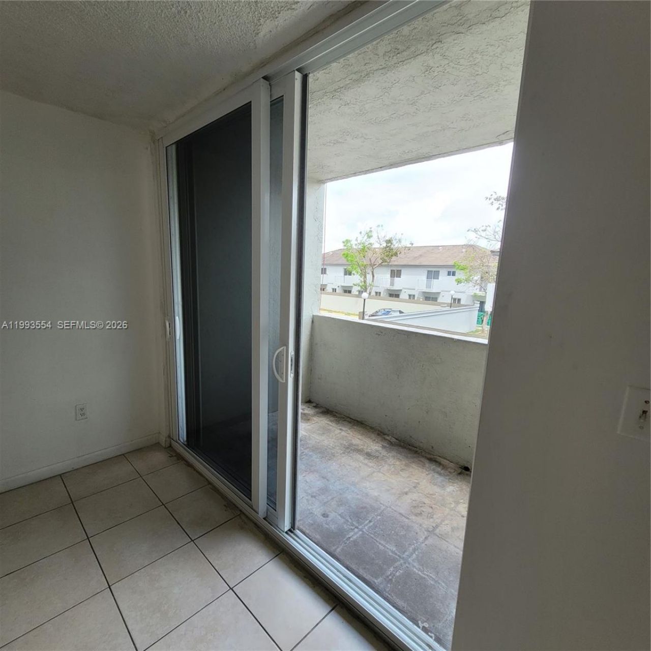 10090 NW 80th Ct, Unit 1202, Hialeah Gardens, FL 33016 Photo