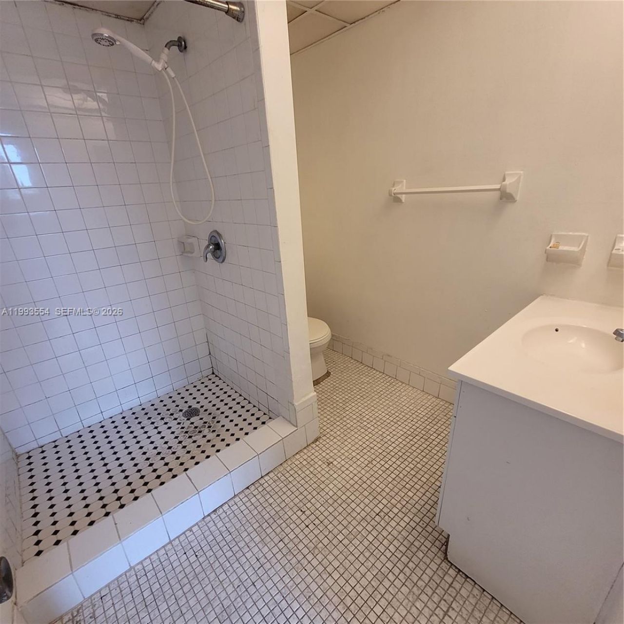 10090 NW 80th Ct, Unit 1202, Hialeah Gardens, FL 33016 Photo