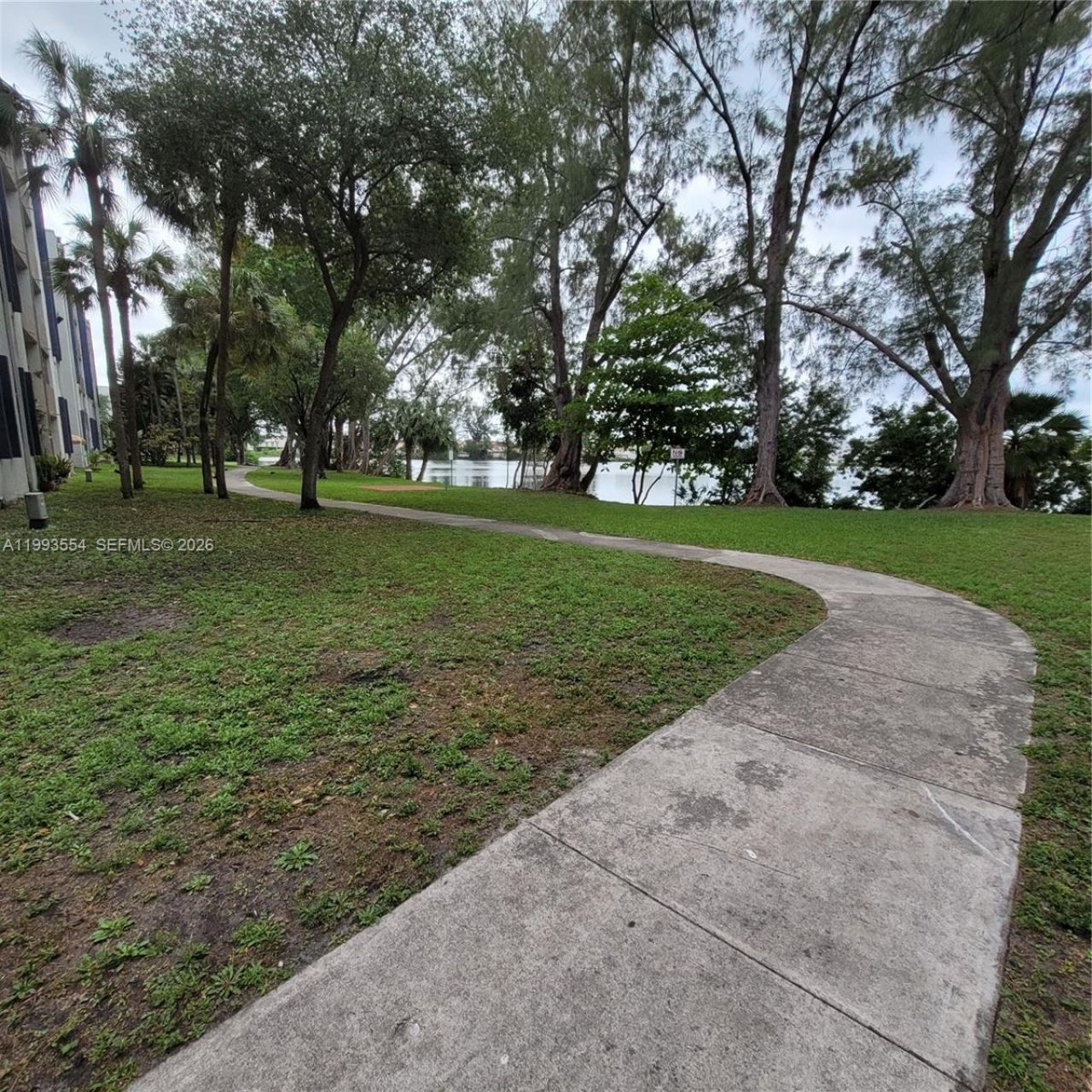10090 NW 80th Ct, Unit 1202, Hialeah Gardens, FL 33016 Photo