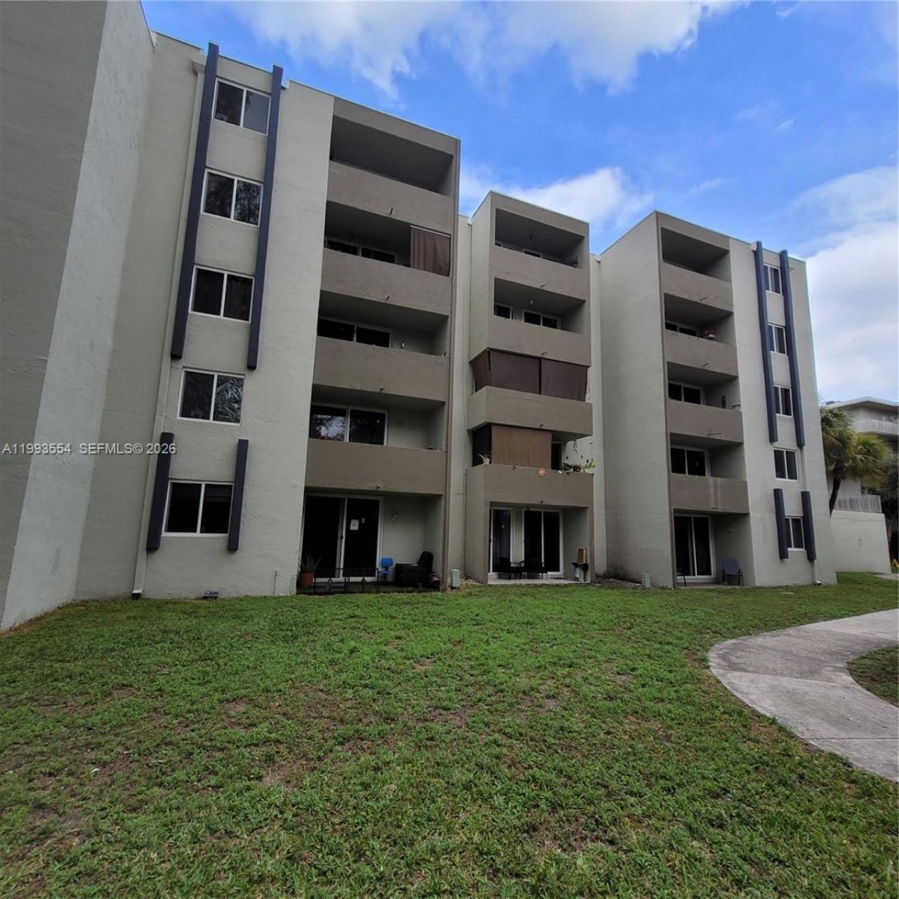 10090 NW 80th Ct, Unit 1202, Hialeah Gardens, FL 33016 Photo