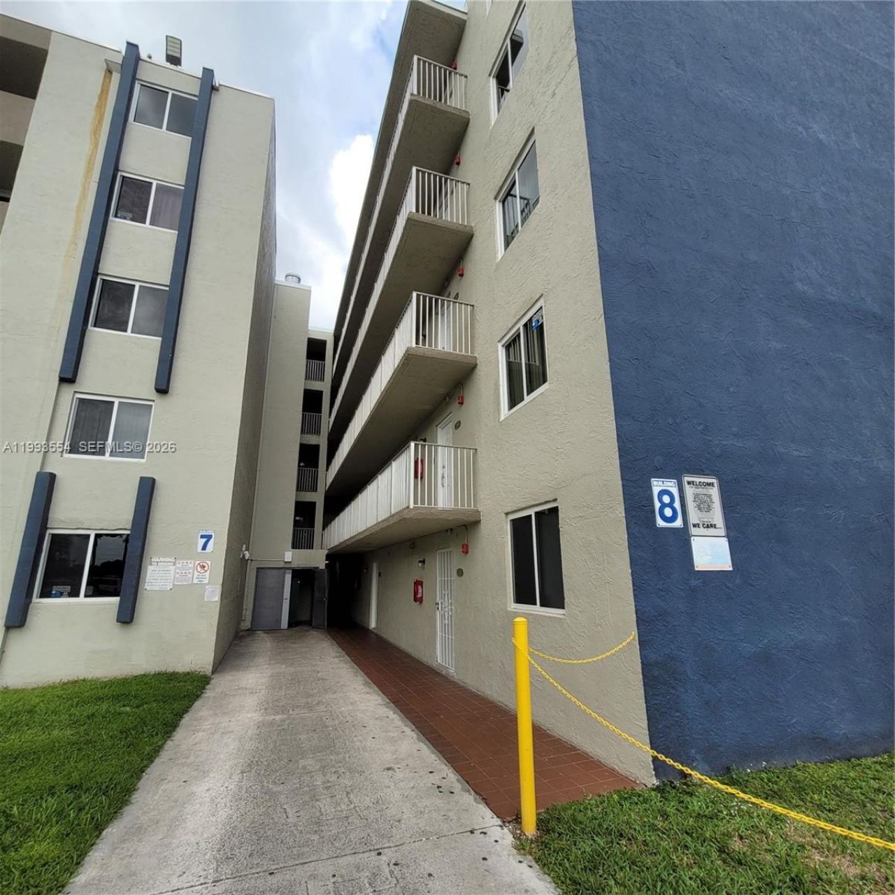 10090 NW 80th Ct, Unit 1202, Hialeah Gardens, FL 33016 Photo