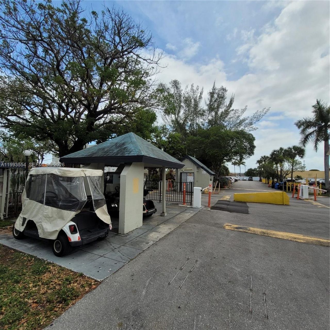 10090 NW 80th Ct, Unit 1202, Hialeah Gardens, FL 33016 Photo