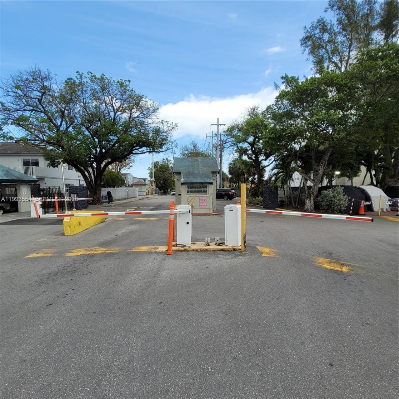 10090 NW 80th Ct, Unit 1202, Hialeah Gardens, FL 33016 Photo