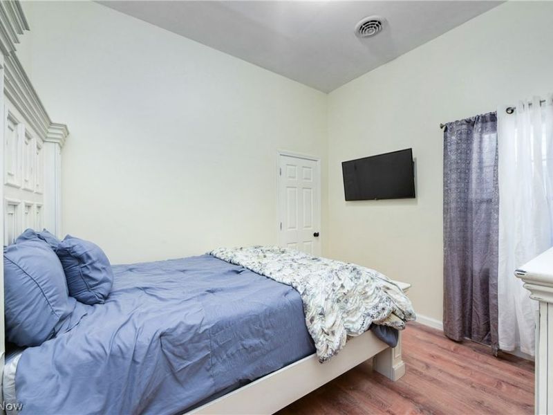 924 Greyton, Cleveland Heights, OH 44112 Photo 20