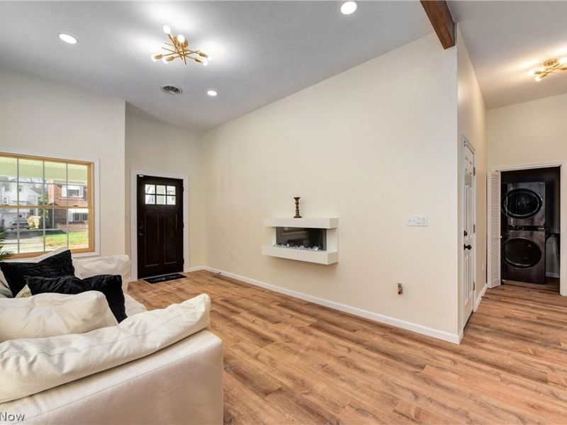 924 Greyton, Cleveland Heights, OH 44112 Photo 5