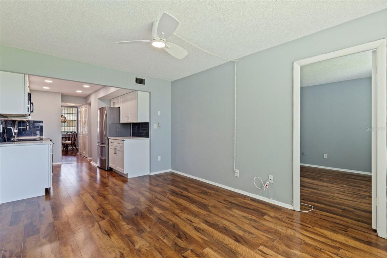 4895 Bay Street Ne, Unit 207, Saint Petersburg, FL 33703 Photo