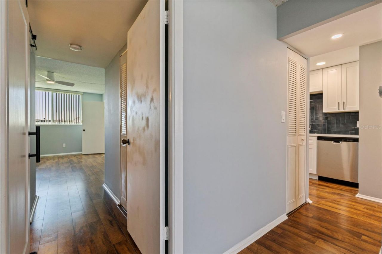 4895 Bay Street Ne, Unit 207, Saint Petersburg, FL 33703 Photo