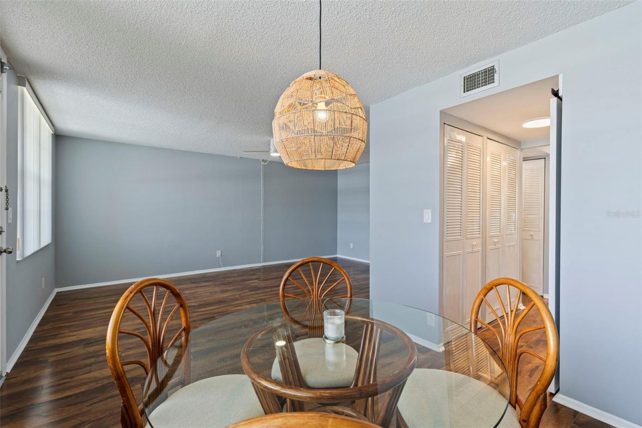 4895 Bay Street Ne, Unit 207, Saint Petersburg, FL 33703 Photo