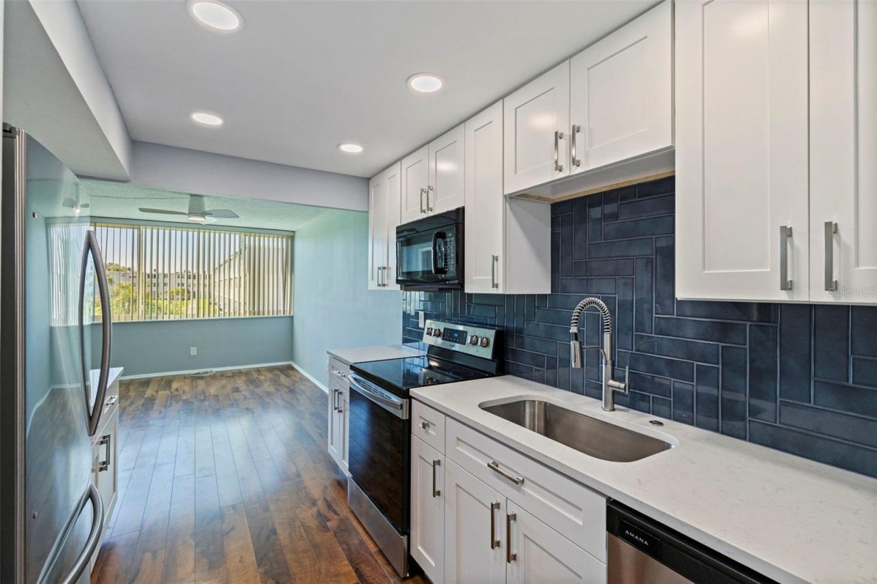 4895 Bay Street Ne, Unit 207, Saint Petersburg, FL 33703 Photo