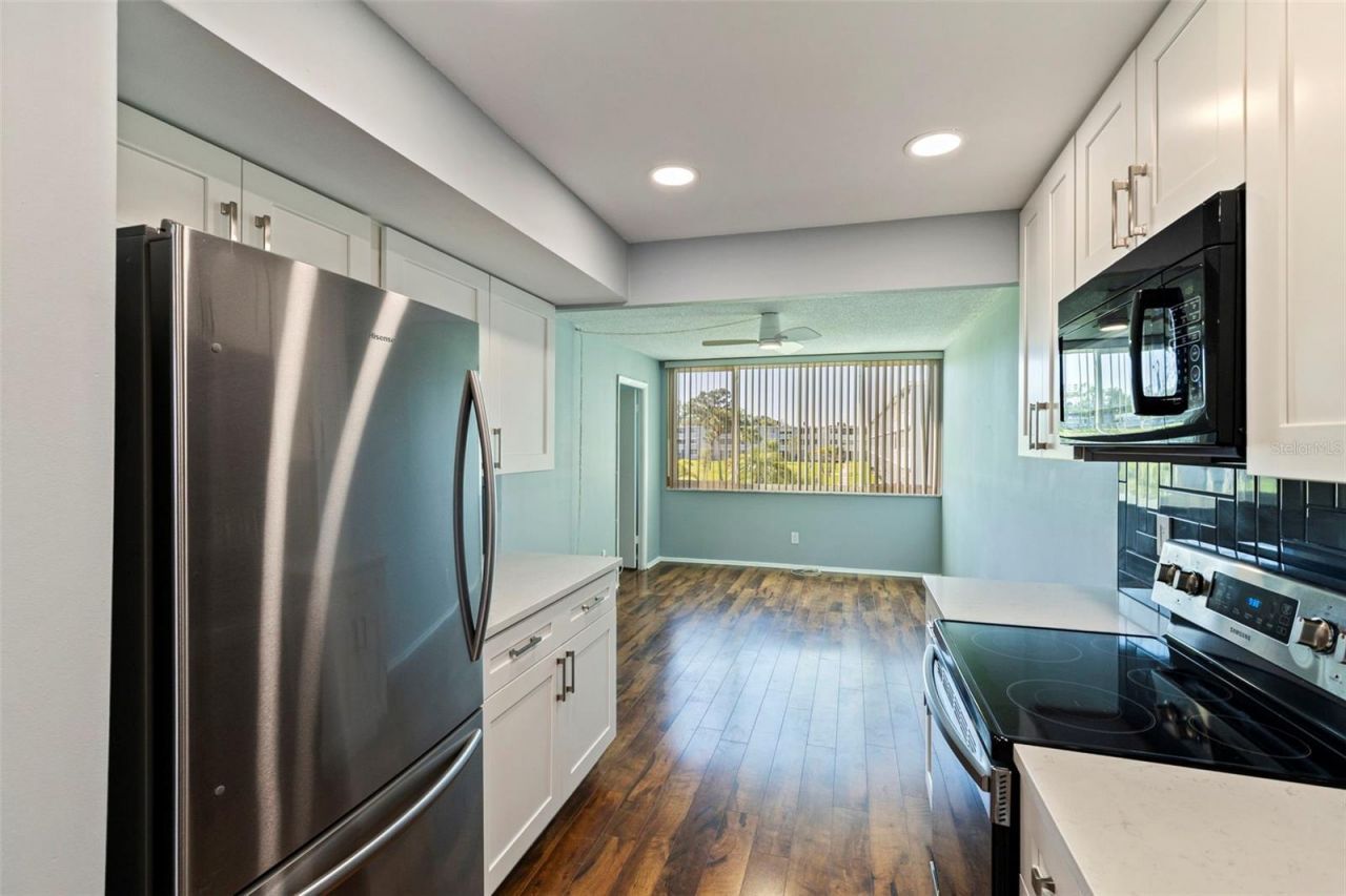 4895 Bay Street Ne, Unit 207, Saint Petersburg, FL 33703 Photo