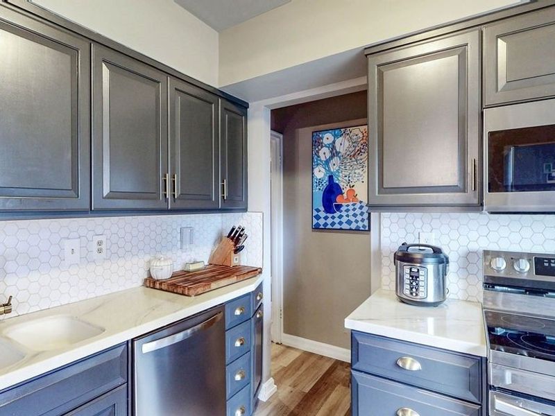 11820 Edgewater Drive, Unit 110, Lakewood, OH 44107 Photo 19