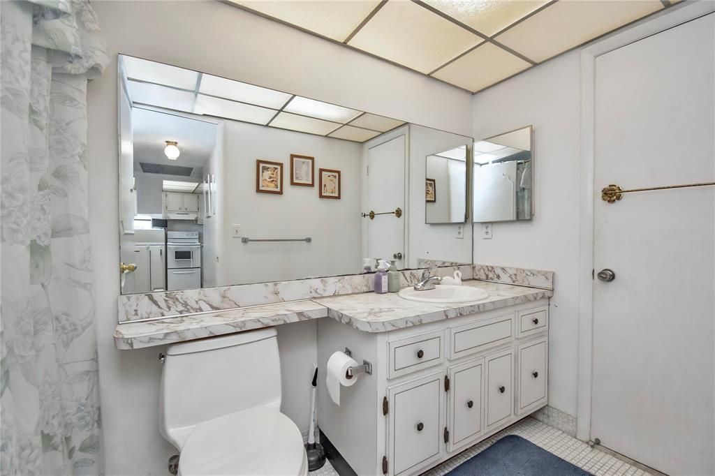 5171 W Oakland Park Boulevard, Lauderdale Lakes, FL 33313 Photo