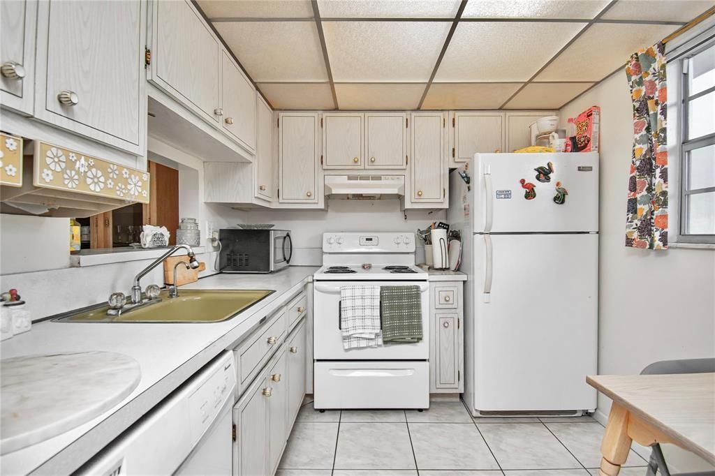 5171 W Oakland Park Boulevard, Lauderdale Lakes, FL 33313 Photo