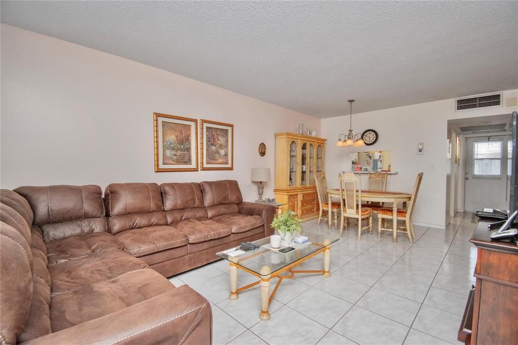 5171 W Oakland Park Boulevard, Lauderdale Lakes, FL 33313 Photo