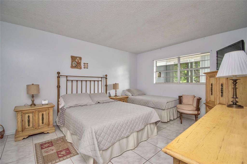 5171 W Oakland Park Boulevard, Lauderdale Lakes, FL 33313 Photo