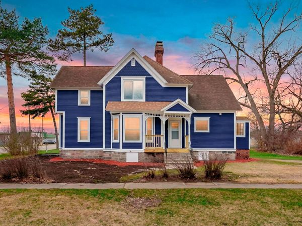 125 E Delaware Street, Decatur, MI 49045