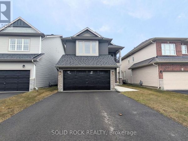 149 Minikan Street , Ottawa, ON K1X0E5