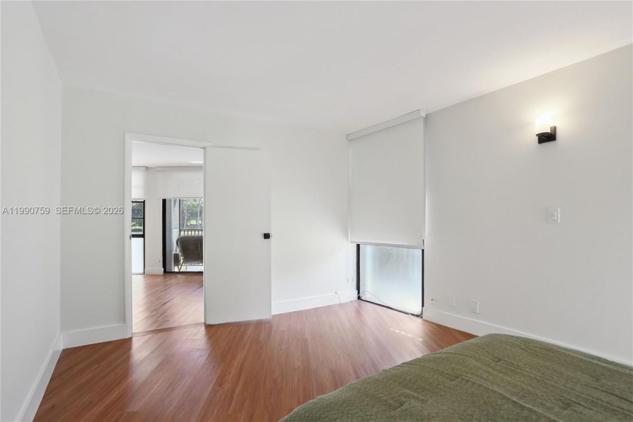 3101 N Country Club Dr, Unit 102, Aventura, FL 33180 Photo