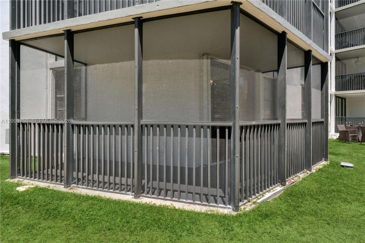 3101 N Country Club Dr , Unit 102, Aventura, FL 33180 Photo