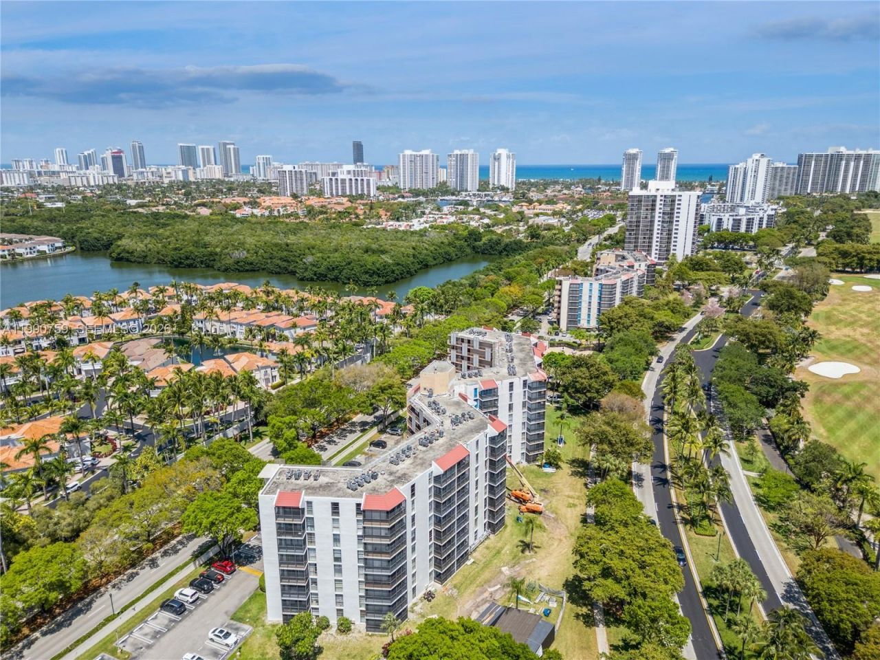 3101 N Country Club Dr , Unit 102, Aventura, FL 33180 Photo