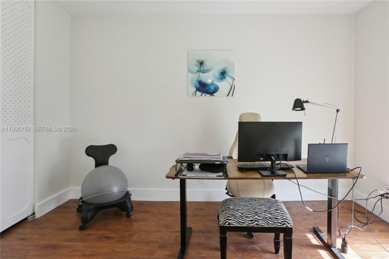 3101 N Country Club Dr , Unit 102, Aventura, FL 33180 Photo