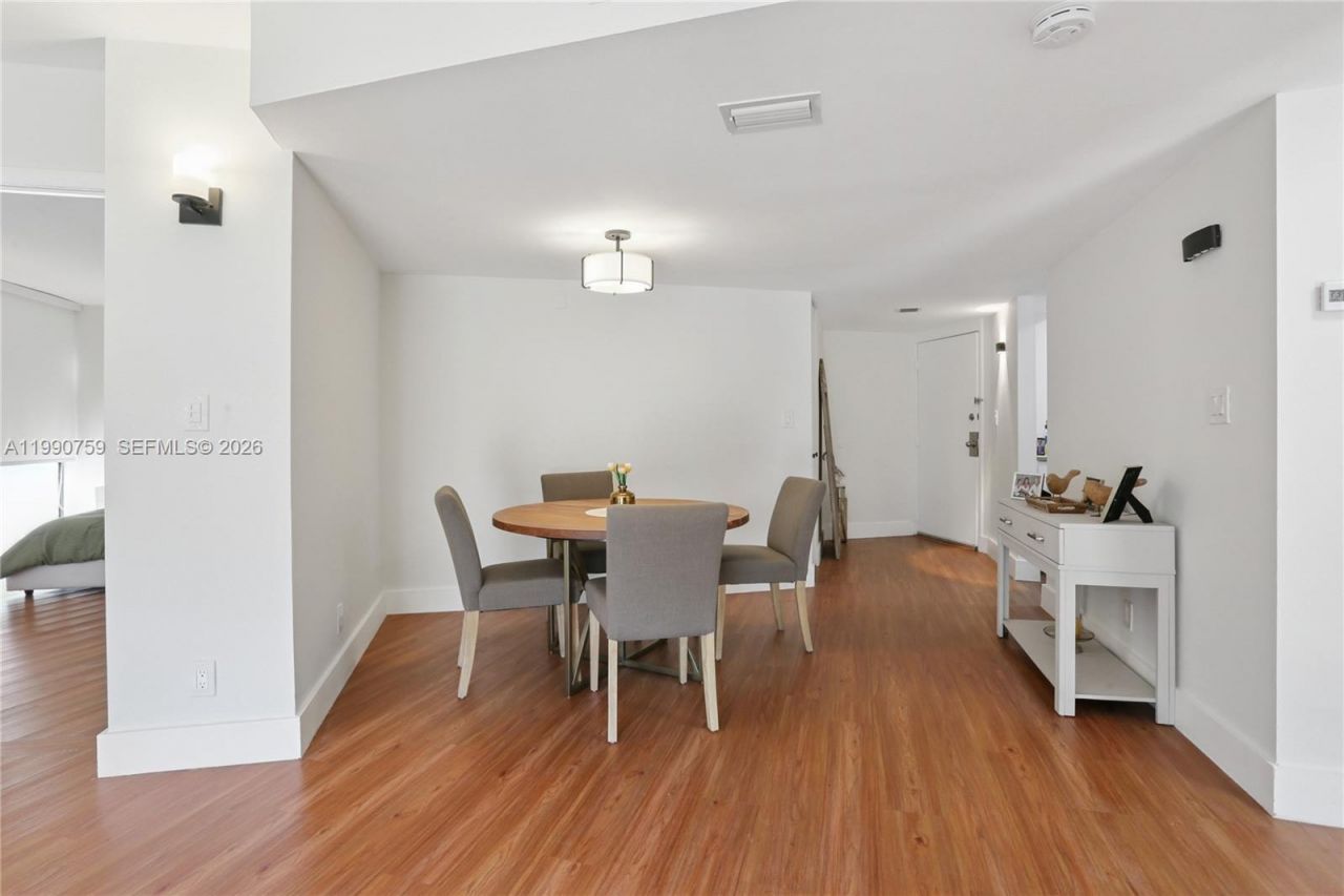 3101 N Country Club Dr, Unit 102, Aventura, FL 33180 Photo