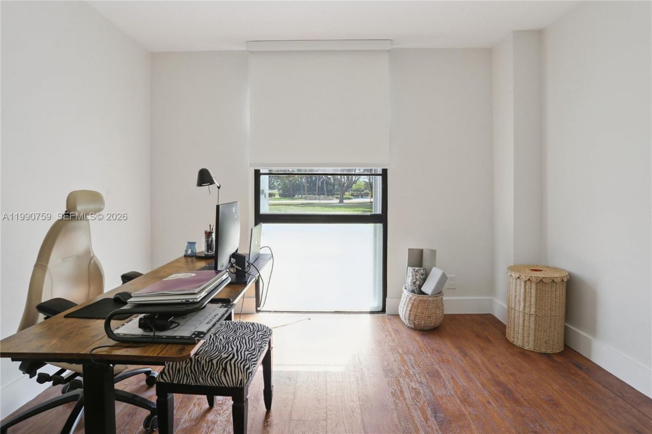 3101 N Country Club Dr , Unit 102, Aventura, FL 33180 Photo