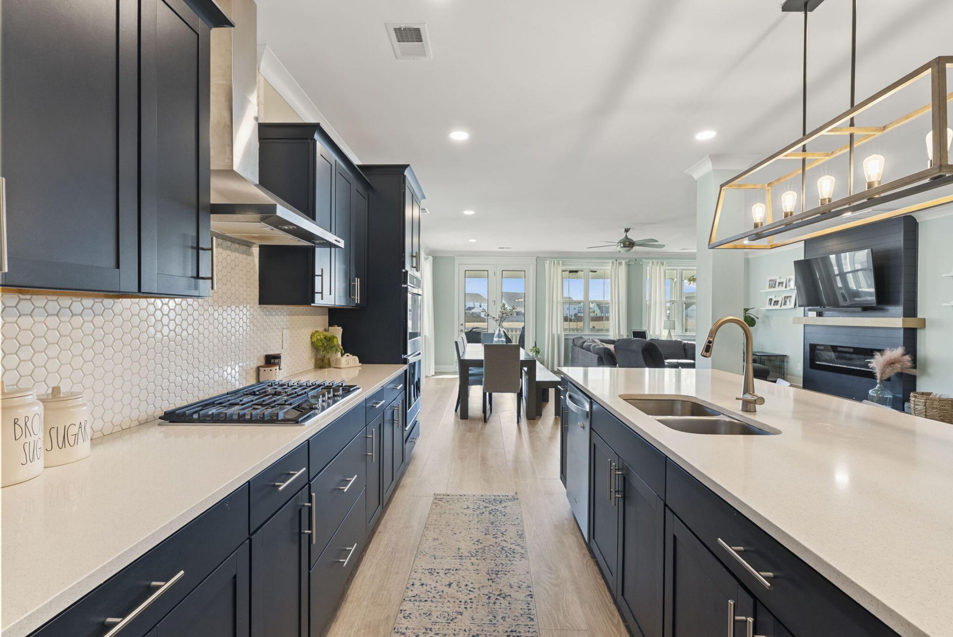 686 Yellow Leaf Lane Photo 15