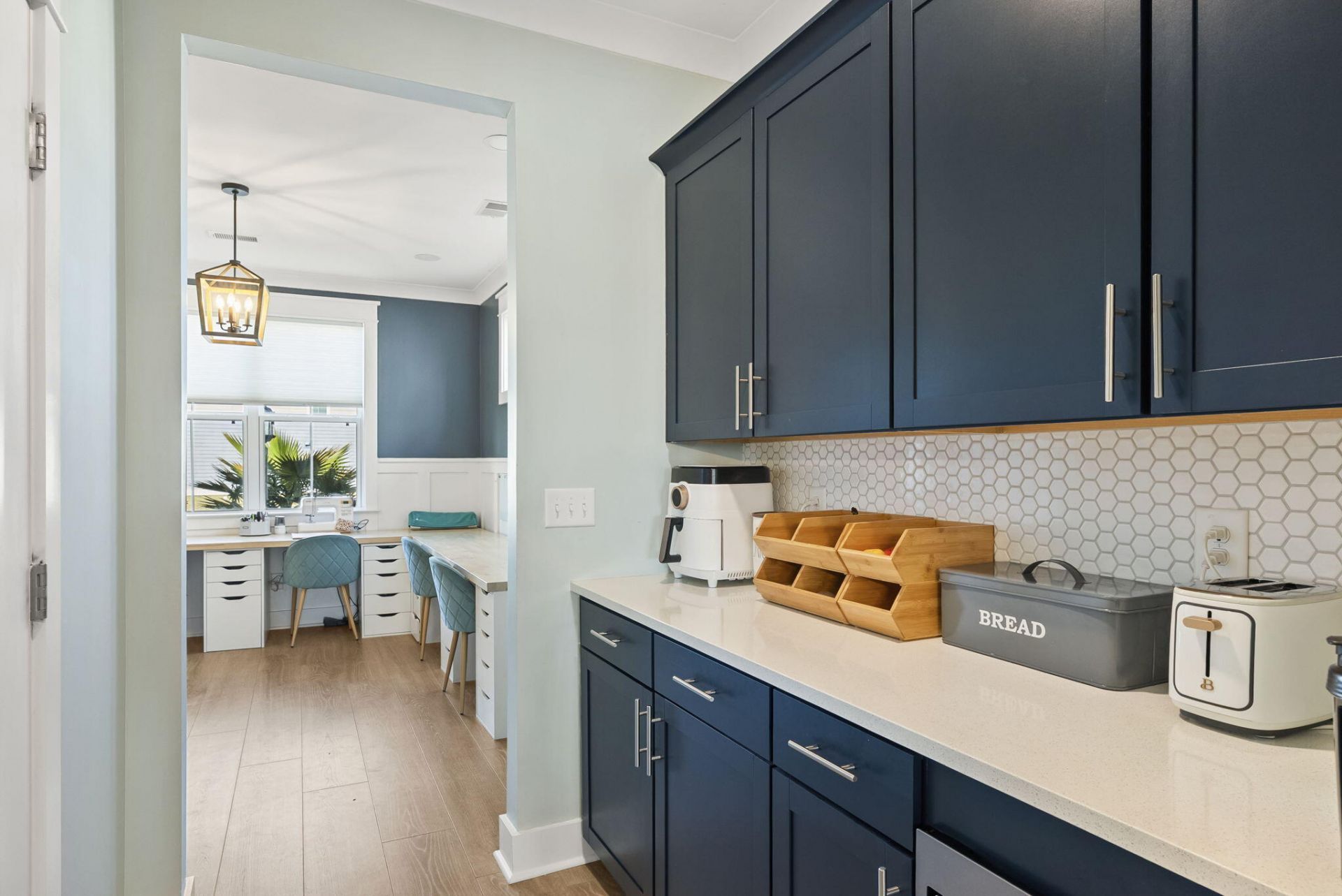 686 Yellow Leaf Lane Photo 17