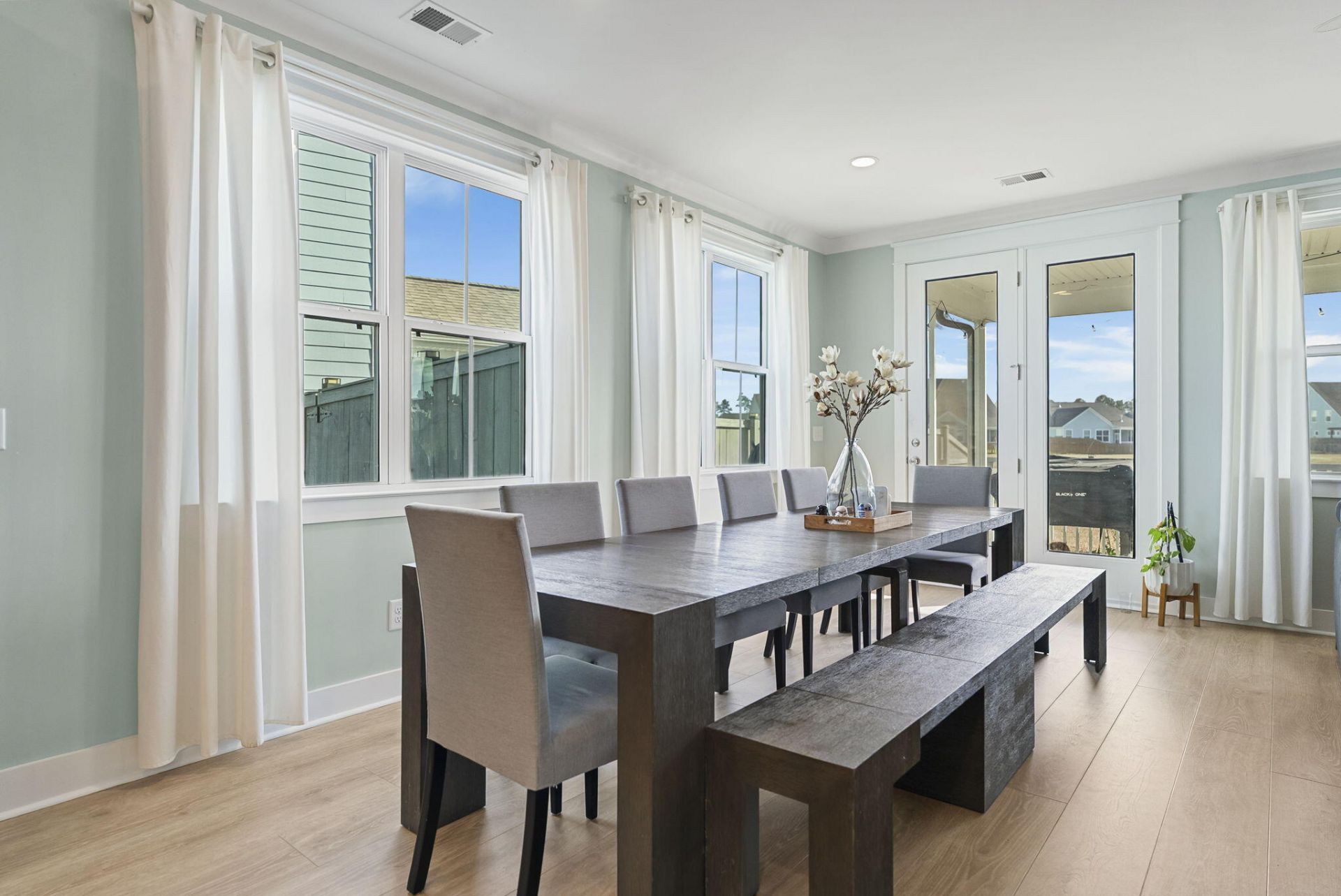 686 Yellow Leaf Lane Photo 21