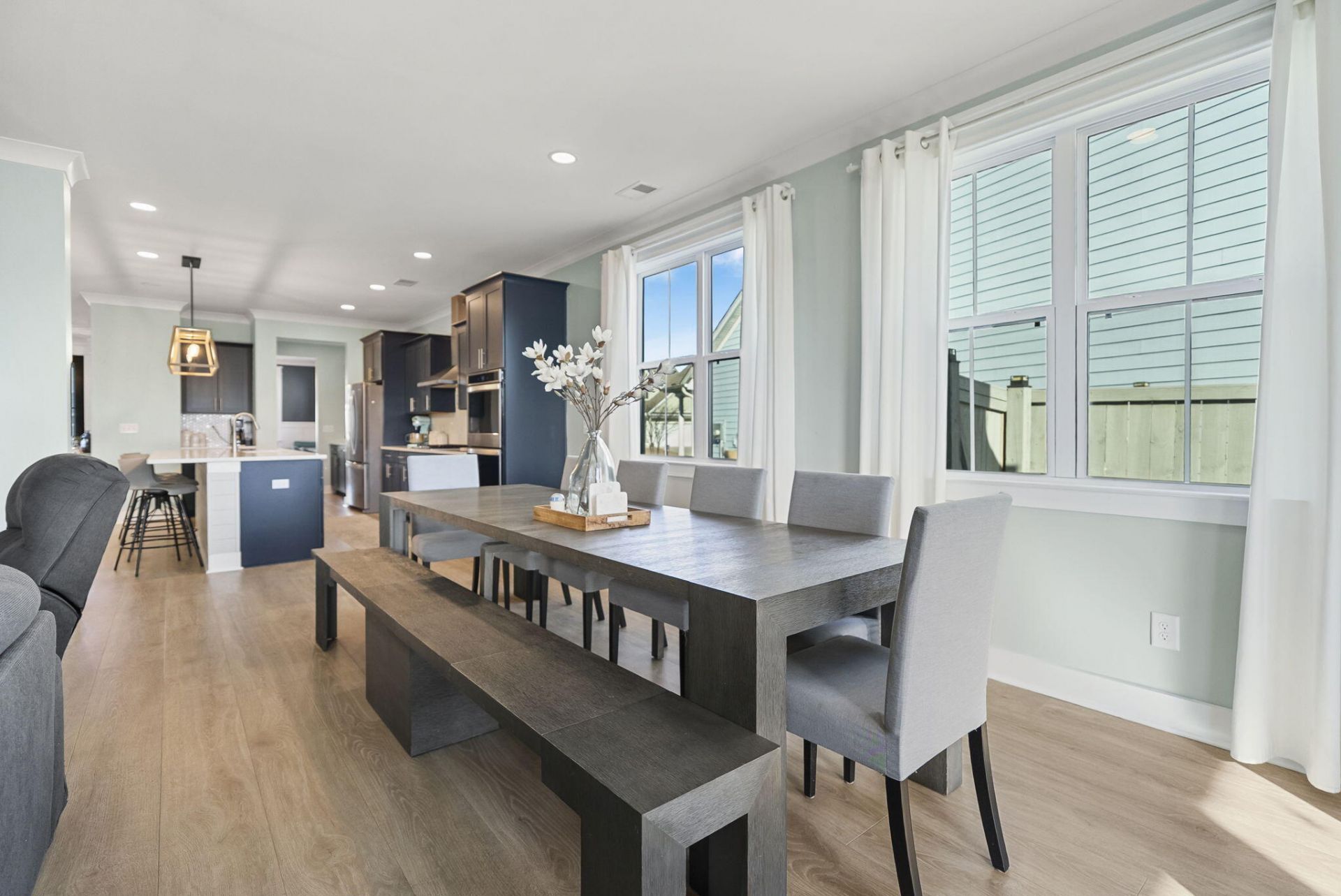 686 Yellow Leaf Lane Photo 22