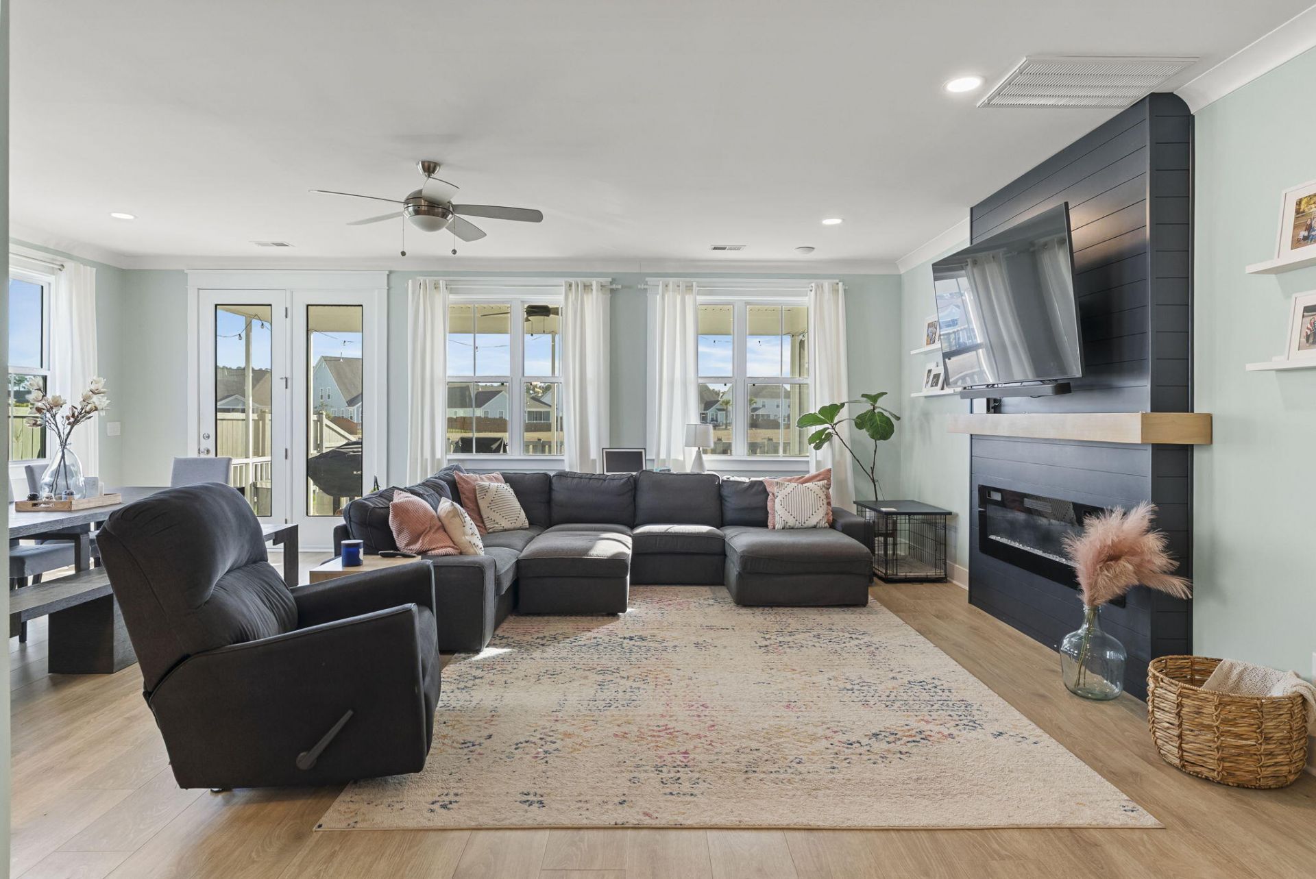 686 Yellow Leaf Lane Photo 24