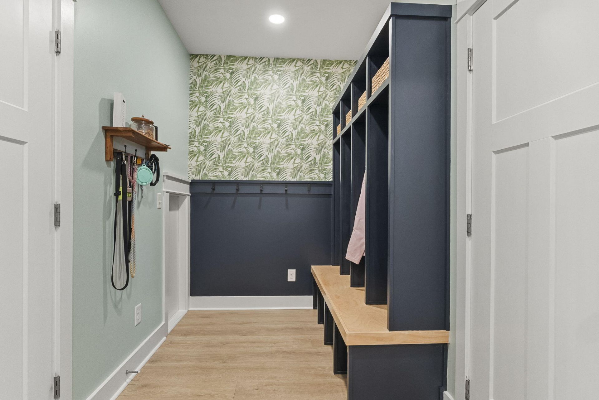 686 Yellow Leaf Lane Photo 27