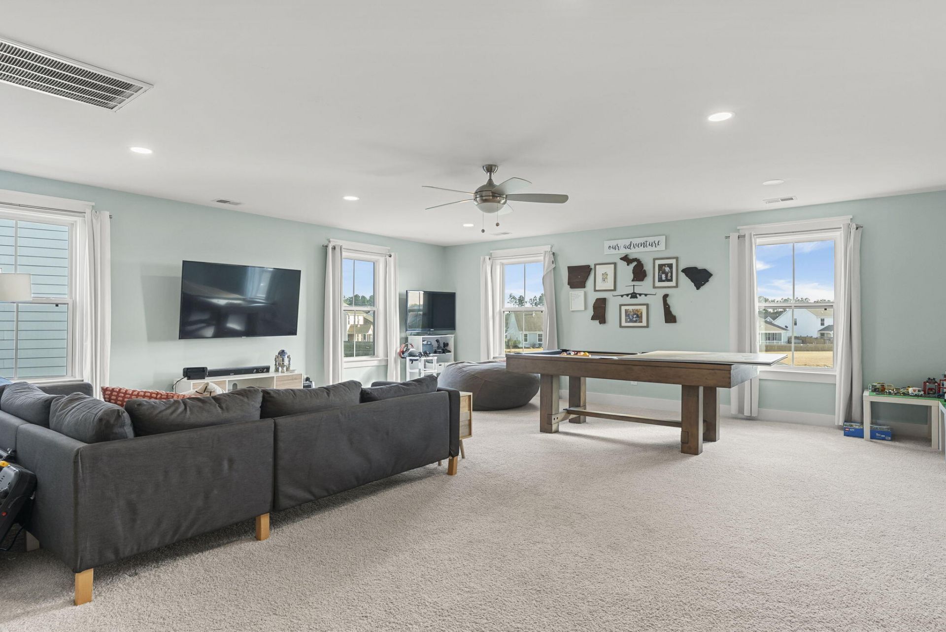 686 Yellow Leaf Lane Photo 32