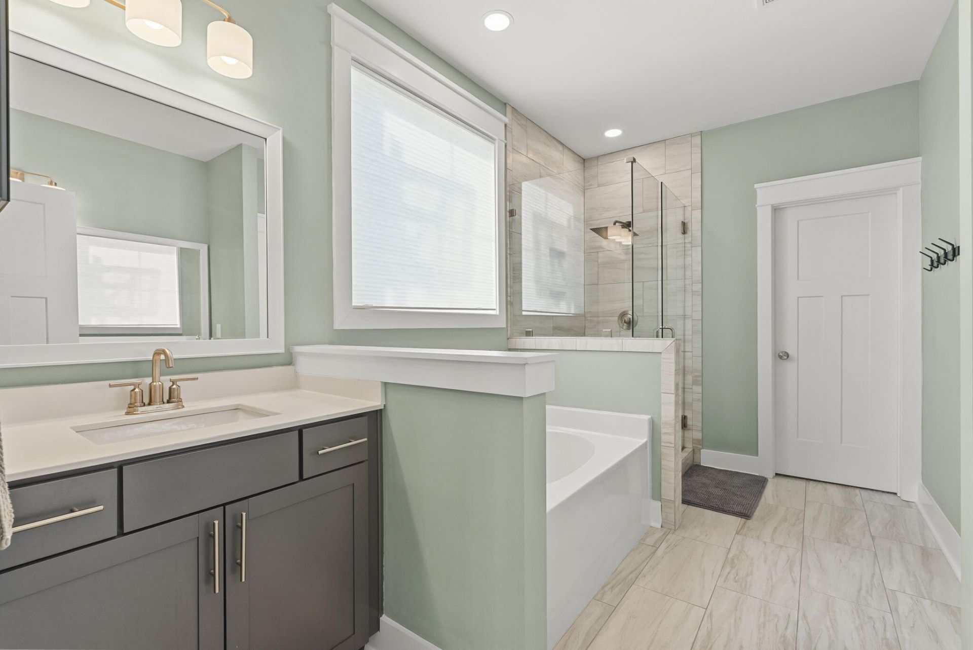 686 Yellow Leaf Lane Photo 35