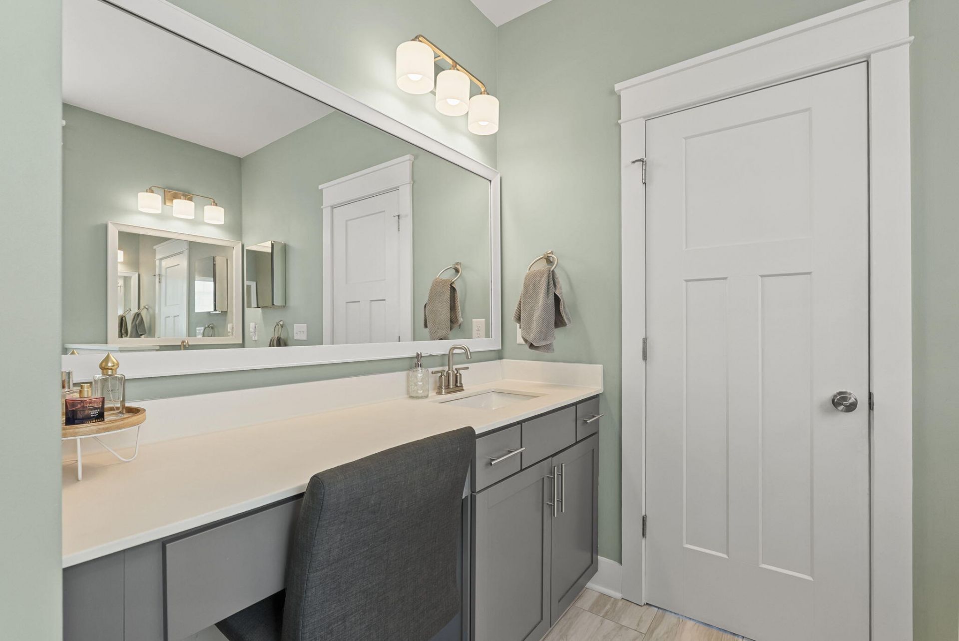 686 Yellow Leaf Lane Photo 36