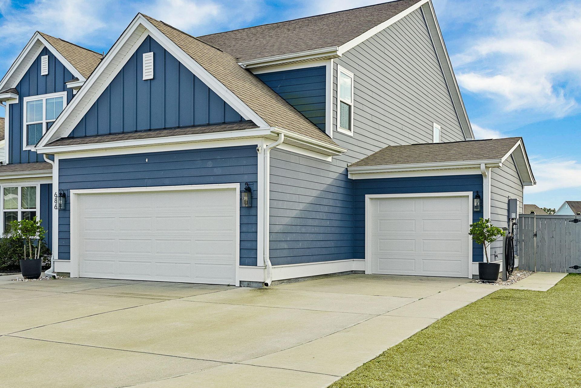 686 Yellow Leaf Lane Photo 4