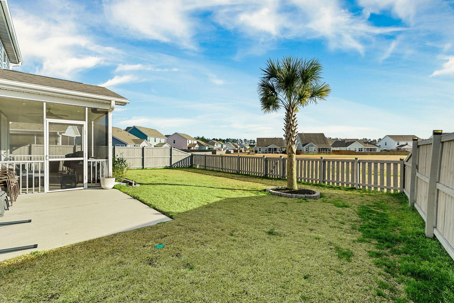 686 Yellow Leaf Lane Photo 54