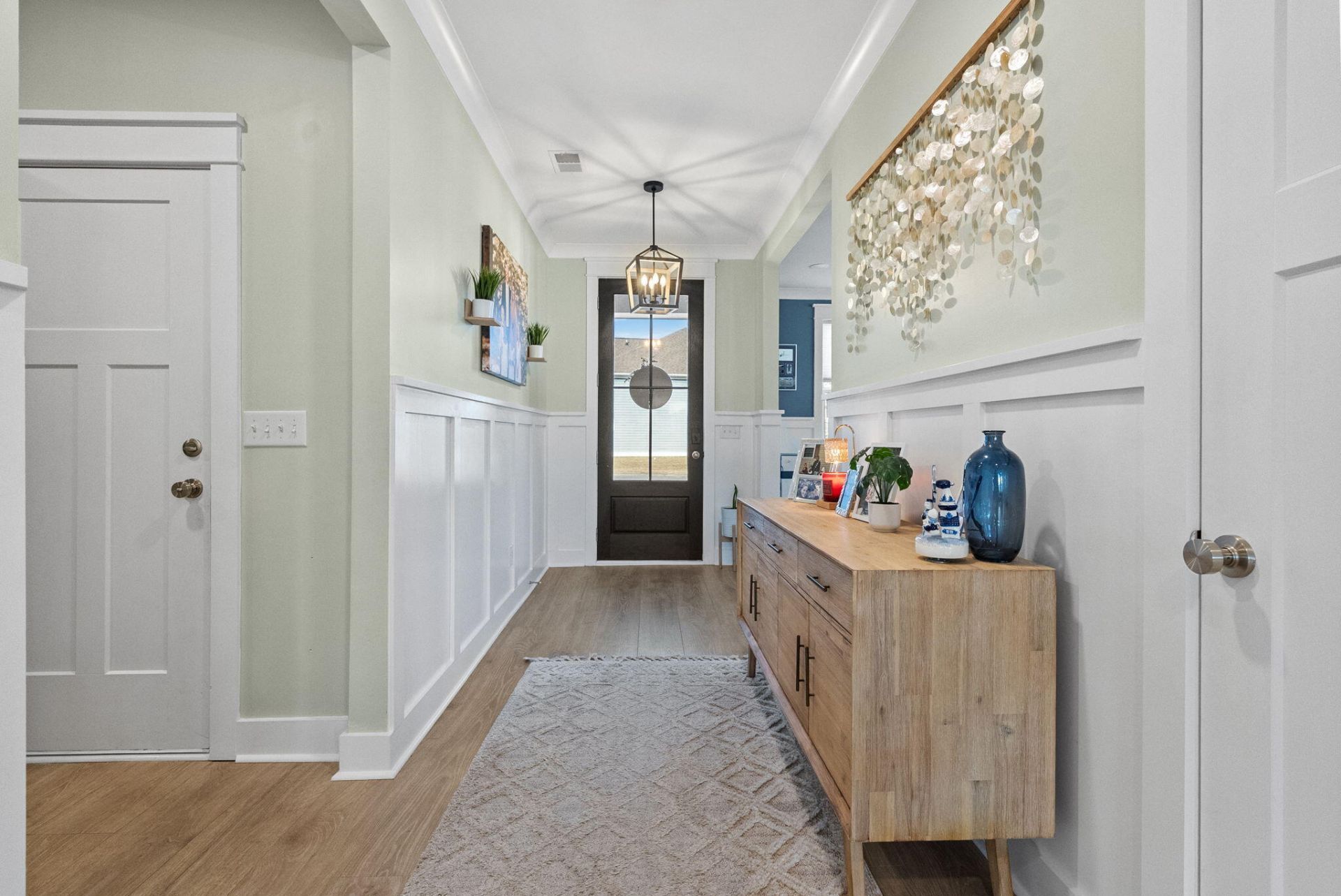 686 Yellow Leaf Lane Photo 8